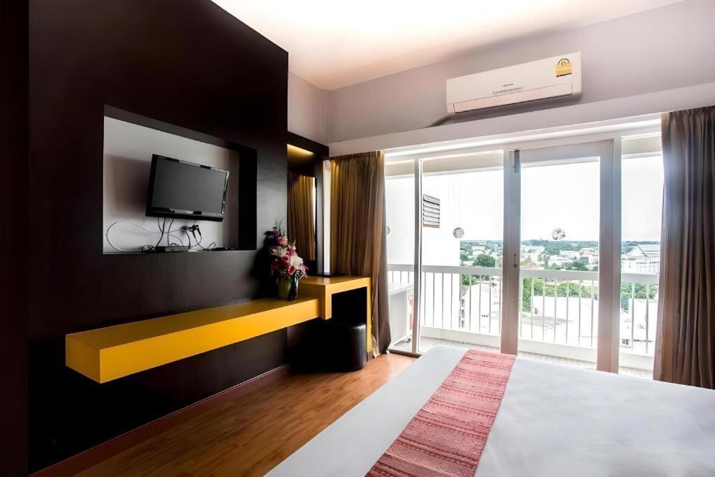 Pailyn Phitsanulok Hotel Eksteriør bilde