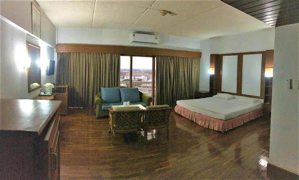 Pailyn Phitsanulok Hotel Eksteriør bilde
